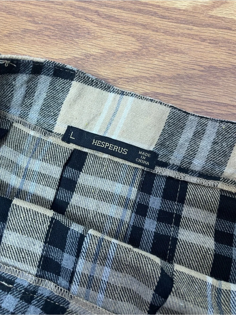 Hesperus cream and black plaid pleated mini skirt size L